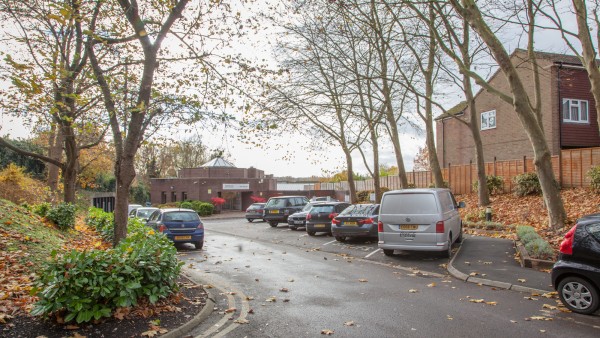 newbury_-_rg14_2nu_-_front_car_park_01