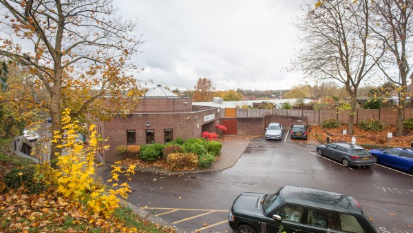 newbury_-_rg14_2nu_-_front_car_park_07