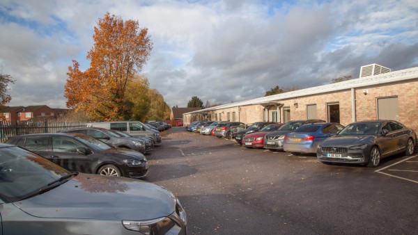 newbury_-_rg14_2nu_-_rear_car_park_05