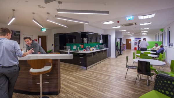 newbury_-_rg14_2nu_-kitchen_01