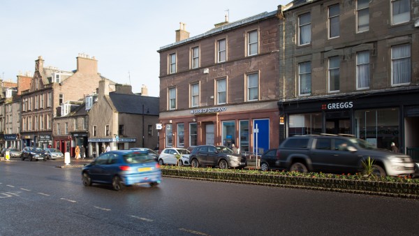 Bank of Scotland plc | | 31 High Street | |  | Montrose | | DD10 8LT