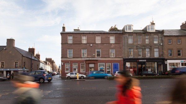 Bank of Scotland plc | | 31 High Street | |  | Montrose | | DD10 8LT