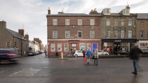 montrose_-_dd10_8lt_-_opposite_building_04