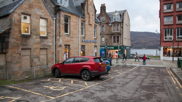 Bank of Scotland plc | | 62/64 High Street | |  | Fort William | | PH33 6AE