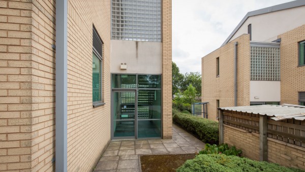 leeds_-__ls19_7ba_-_exterior_14