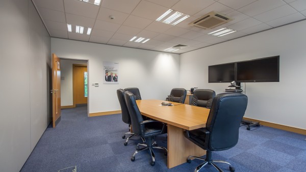 leeds_-__ls19_7ba_-_interior_11