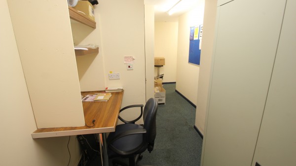 torquay_tq2_5dw_0071_-_william_hill_08