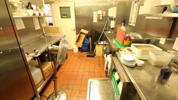 torquay_tq2_5dw_0107_-_cornish_bakery_08