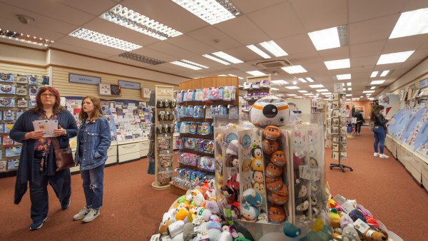 kilmarnock_-__ka1_1pt_-_clinton_cards_shop_floor_006