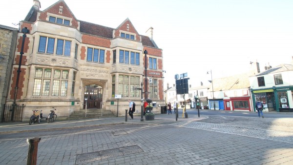 Ely-Cambridgeshire-retail-property-investment-CB74EN