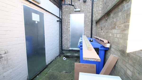 March-Cambridgeshire-retail-property-investment-PE158TP