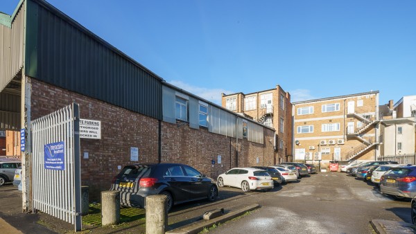 Northampton-office-retail-property-investment-NN1-2AP