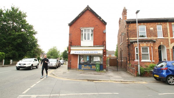 urmston_property_investment_m41_9ef_-_9718_-_001