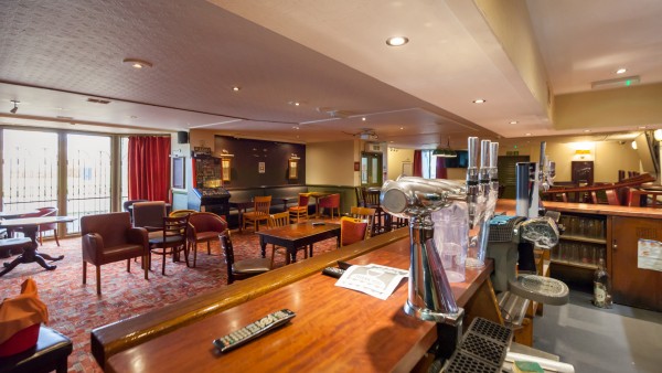 aberdeen_property_investment_ab16_6tg_-_bar_1