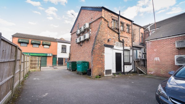 Hyde property investment SK14 2LX - 13