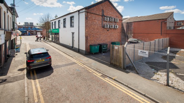 Hyde property investment SK14 2LX - 12