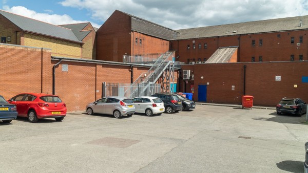 pontypridd_property_investment_cf37_4ue_-_050