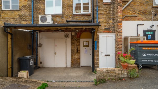 woking_property_investment_gu22_7qq_-_36