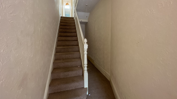 kingston_upon_thames_property_investment_kt1_1sz_-_018