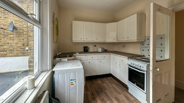 kingston_upon_thames_property_investment_kt1_1sz_-_024