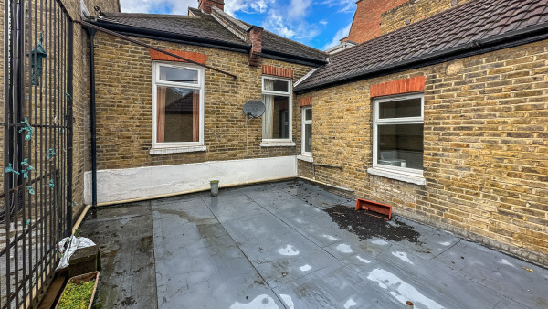 kingston_upon_thames_property_investment_kt1_1sz_-_028