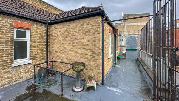 kingston_upon_thames_property_investment_kt1_1sz_-_030