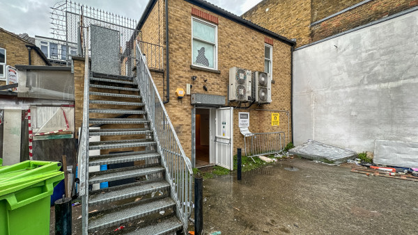 kingston_upon_thames_property_investment_kt1_1sz_-_034