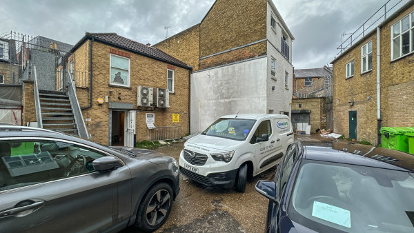 kingston_upon_thames_property_investment_kt1_1sz_-_035