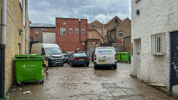 kingston_upon_thames_property_investment_kt1_1sz_-_036
