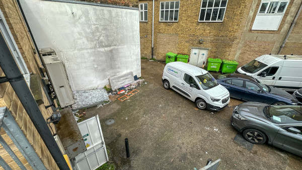 kingston_upon_thames_property_investment_kt1_1sz_-_037